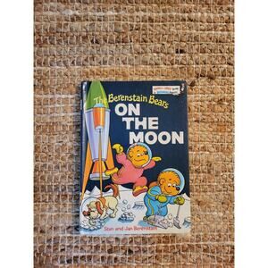 The Berenstain Bears On the Moon Book
